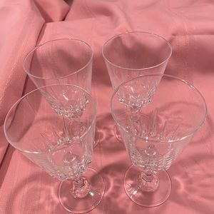 Princess House Esprit Wine Glasses. Excellent condition.